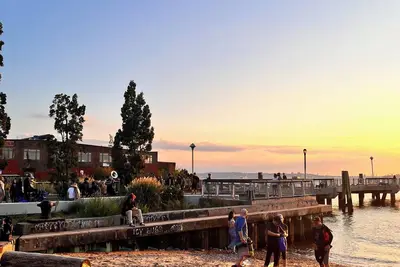 Image de Spacious 4-bedroom house with Terrace and  Backyard  in phenomenal Brooklyn