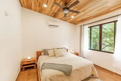 Image de Newly Renovated Tropical Home with Private Pool - Modern, Bright & Relaxing