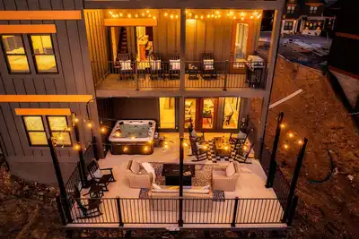 Image de Brand New Luxury Cabin | Water Park, Pool, Theater, Arcade & Hot Tub - $500 Off!