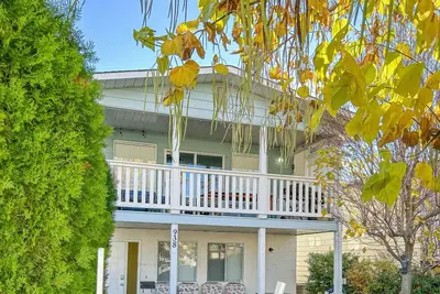 Image de Zena's Penticton Beach Cottage