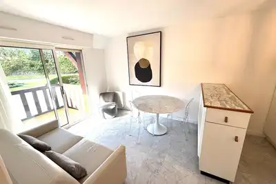 Image de Appartement Confortable à Deauville! Vue Jardin