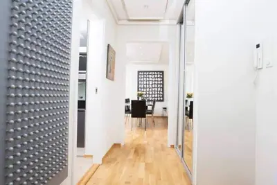 700 m to Aquerium  6th Floor with Elevator - Value!