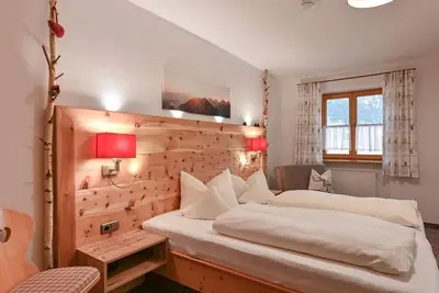 Vacation apartment Edelsberg No. 1 on the first floor - Landhaus am Rosenbächle