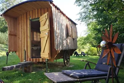 Image de Shepherd's wagon with vacation apartment - Ferienhaus Berg. erleben