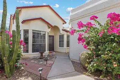 Image de Cozy 2-bedroom house directly across from Tucson National Golf Resort