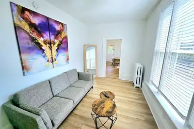 Image de Luxury 2 Bedroom, Sleeps 6, Downtown W Adams - 404