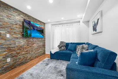 Image de Chic 2br House, Newly Renovated, Central Spot