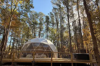 Image de Cozy Modern Dome with hot tub in Shawnee National Forest