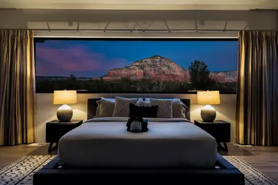 Image de Experience luxury at Sedona Jasper Rock, a spacious 4br retreat with stunning red rock views.