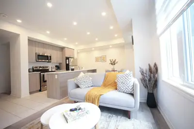 Image de Cozy, Cute Home Away from Home