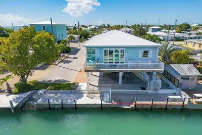 Image de P47 - New on the rental market! 2 bedroom, 2 bathroom home with deep water dockage and easy ocean access