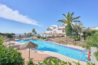 Image de Maison de vacances 'Casa Marazul Capistrano Nerja' avec vue sur la mer, Wi-Fi et climatisation