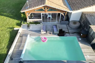 Image de Spacieuse maison de vacances avec piscine privée