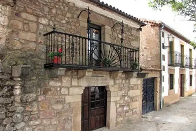 Image de Maison de campagne \"Las Frascuelas\" avec vue sur les montagnes, terrasse privée et Wi-Fi