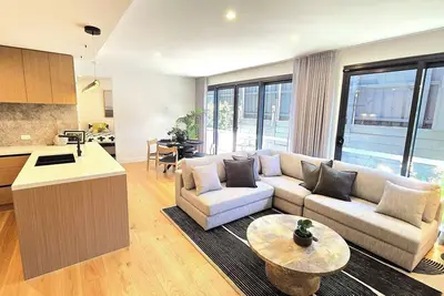 Image de Your luxe 2 bed Hampton Haven with parking