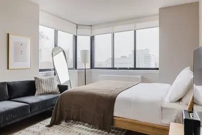 Blueground | Upper East Side studio apartment