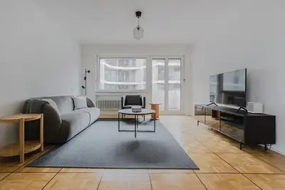 Image de Blueground |  Unterstrass, washer, close to food