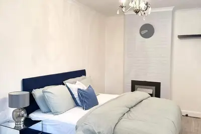 Image de 4 Bed House-Garden-Parking-15 min Elizabeth Line