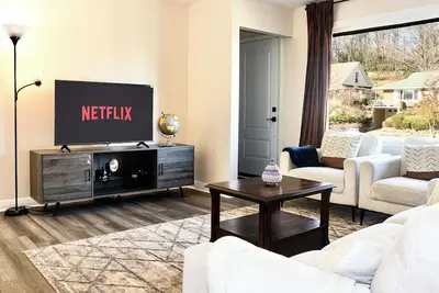 Image de Entire house 3br, Pets, kitchen, Parking, Laundry, Large Fenced backyard, WiFi