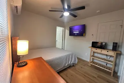 Image de Charming 1-bedroom room in lovely Modesto with Ac, WiFi with private entrance