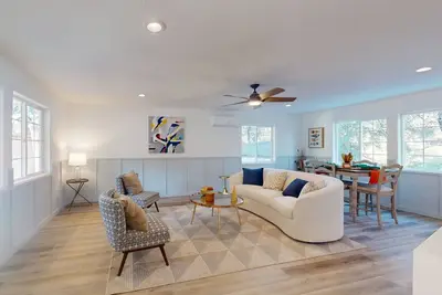 Image de Modern farmhouse with mountain views - next to N. Fork Tule River