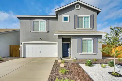 Image de Chowchilla Home w/ Private Patio!