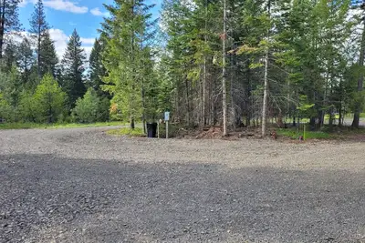 Image de Remote Rv site with full hookups on 16 wooded acres. Site B.