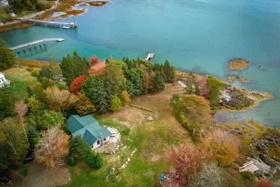 Image de Bee Hive Cottage, romantic Maine waterfront cottage