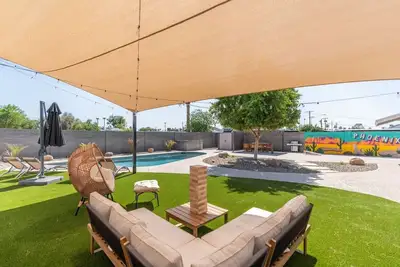 Image de Lavish 5 bed w/Backyard Oasis & Gameroom!