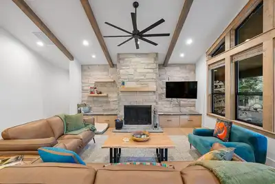 Image de New! Spring Mtn Paradise - Pet friendly, single level w/hot tub and clubhouse access