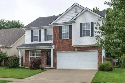 Image de Charming 4 Bedroom Retreat—Fenced Yard, Near Downtown & Top Attractions!