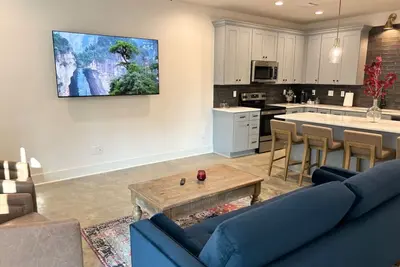 Image de New-Basin House-King Beds-70\" Tv-Garage-Fast WiFi