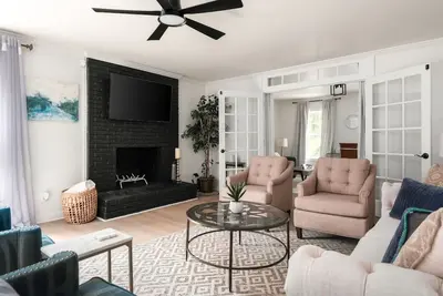 Image de Spacious 5br, 3. 5ba home, 5 min walk to Duke