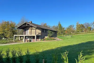 Image de Beau bungalow pour 4 personnes. avec grand jardin