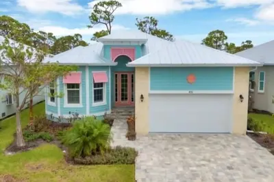 Image de Beautiul Coral Cay Home with Private Heated Pool!