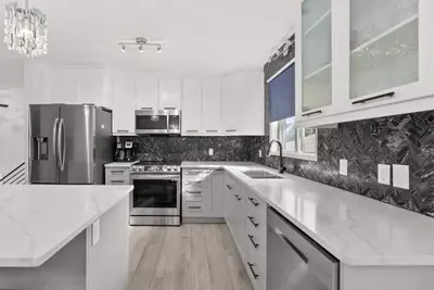 Image de 5 bedroom, Family Friendly! Open Concept, Modern Home in Three Hills