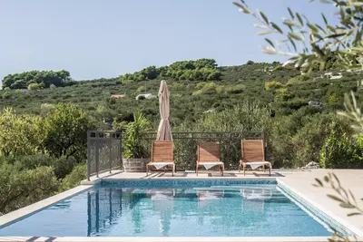 Image de Contemporary 4 bedrooms house, pool, spacious garden