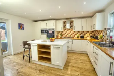 Image de Inviting & Spacious Home | Free Parking | Hospital