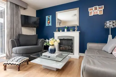 Image de Pass the Keys | Two Bed House, Garden Bar, Parking, Bootle