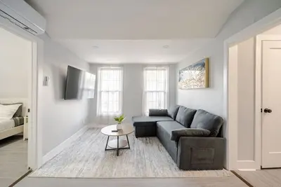 2 Bed Apt in BlackRock by beach