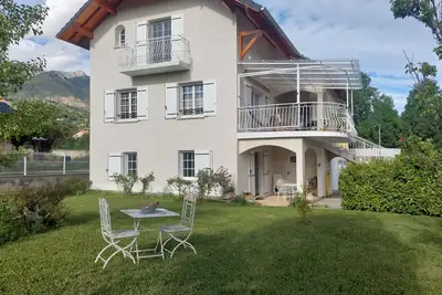 Image de L'Ecrin logement meublé de tourisme classé 3 étoiles.