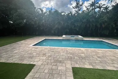 Image de Exquisite 3-bedroom villa With Pool\/Jacuzzi Miami Shores