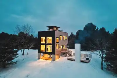 Image de Lakeside Loft, Roof Deck + Sauna