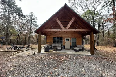 Image de Cozy 3-bedroom cabin on Petit Jean Mountain with Ac, WiFi