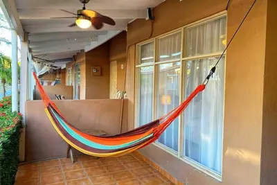 Image de Beach Bliss: 1br Villa, Pool, 2 Blocks to Ocean!