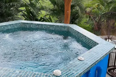 Image de Rustic Cabin with Private Jacuzzi