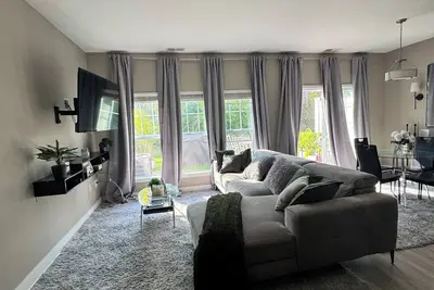 Image de 3-bedroom Cozy Suburban Escape in terrific Gates with Ac, fitness room, WiFi