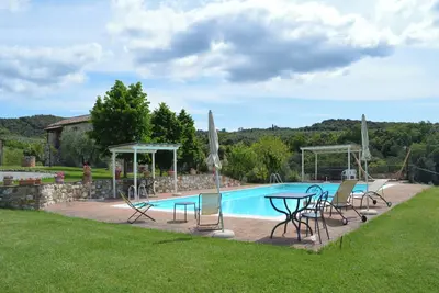 Image de Charmant Appartement avec Piscine et Vue sur la Campagne