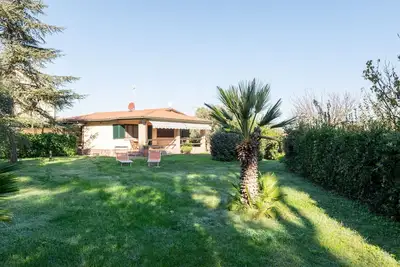 Confortable appartement dans une maison de vacances avec climatisation, Wifi, Tv, terrasse, parking