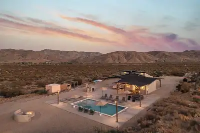 Image de Hotel California ~ Pool, Spa, Views, Destination between Palm Springs &. Joshua Tree